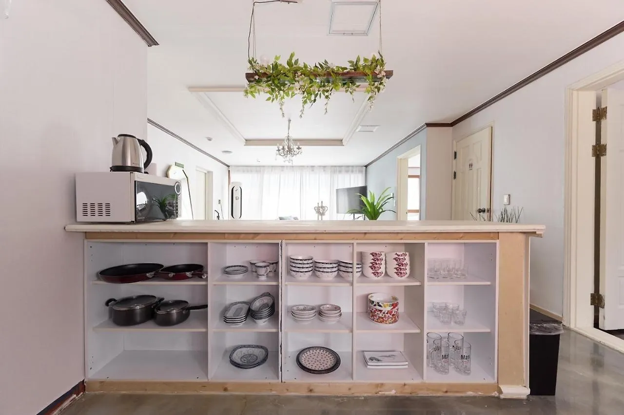 Hapjeong Station Exit7 Each Room, Living Room, Air Conditioning Modern House Seoul