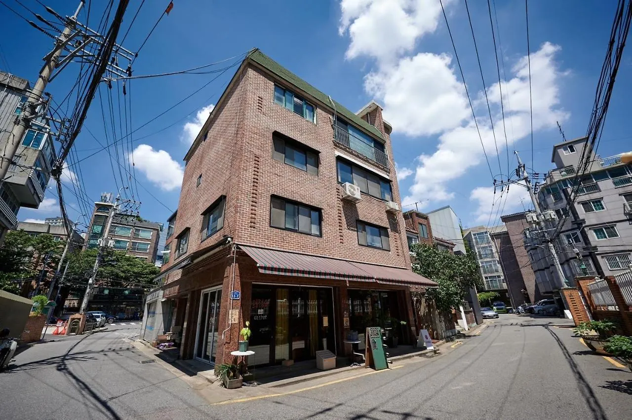 Villa Hapjeong Station Exit7 Each Room, Living Room, Air Conditioning Modern House Seoul
