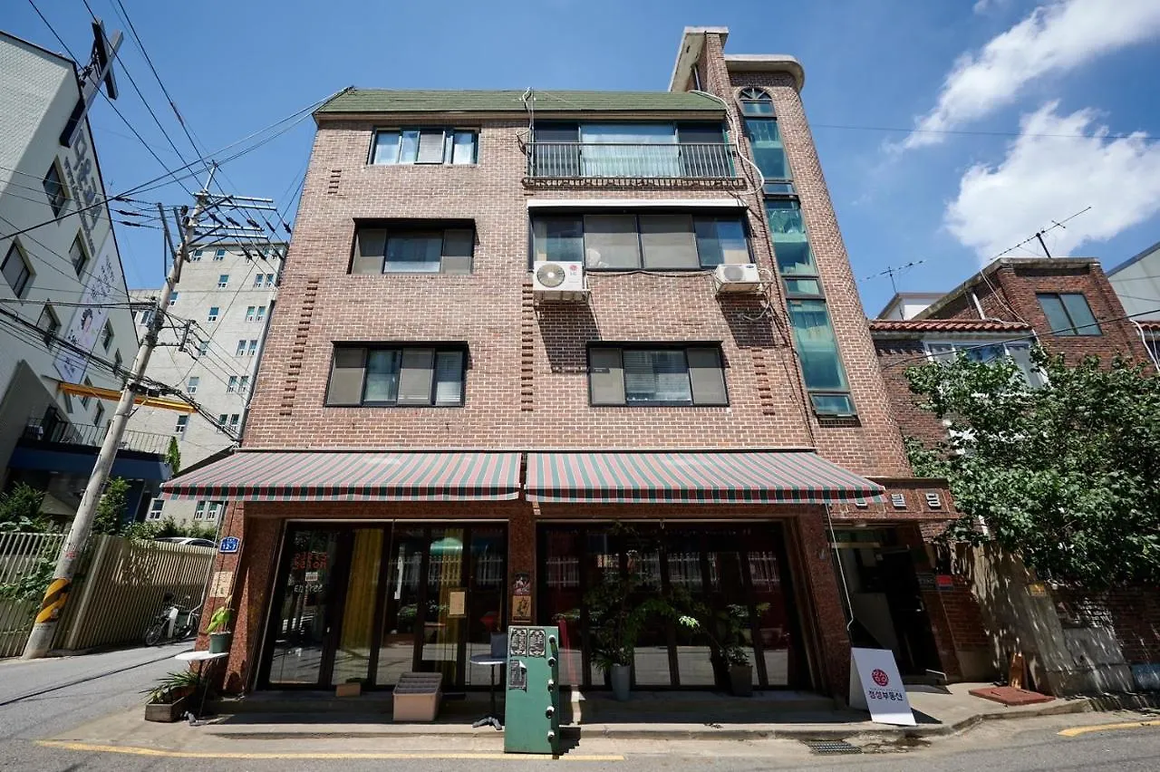 Hapjeong Station Exit7 Each Room, Living Room, Air Conditioning Modern House Seoul 0*,