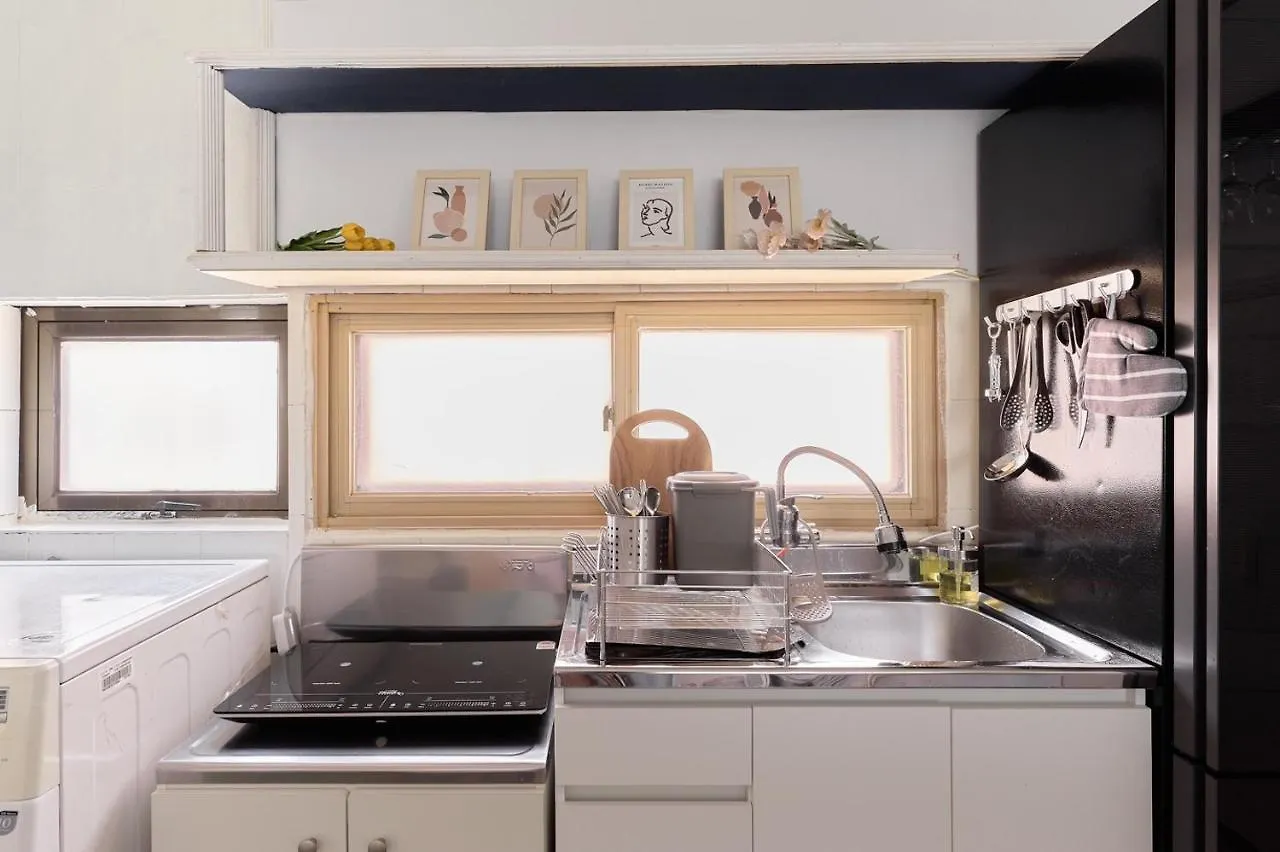 Hapjeong Station Exit7 Each Room, Living Room, Air Conditioning Modern House Seoul
